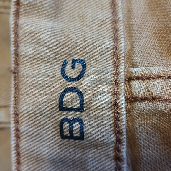 BDG Urban Outfitters Low Rise Dolphin Distressed shorts Size 27 - Picture 3 of 5